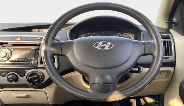 2013 Hyundai i20 MAGNA 1.4 CRDI, Diesel, Manual, 65,736 km, Steering Wheel Close Up