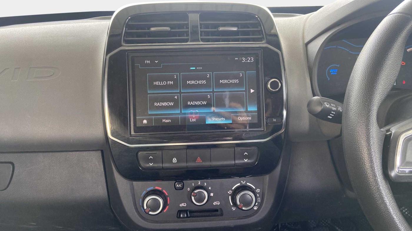 2020 Renault Kwid RXT 1.0 (O), Petrol, Manual, 35,754 km, Infotainment System