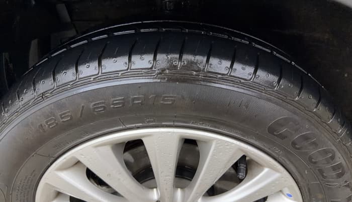 2023 Maruti Ciaz ZETA AT 1.5  SHVS PETROL, Petrol, Automatic, 31,540 km, Left Front Tyre Tread