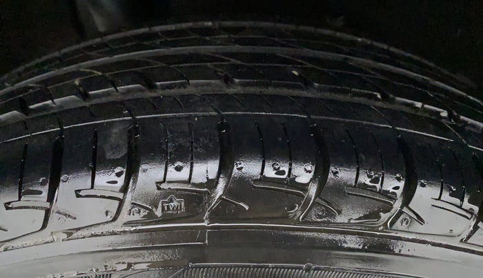 2018 Maruti Baleno DELTA PETROL 1.2, Petrol, Manual, 12,341 km, Right Front Tyre Tread