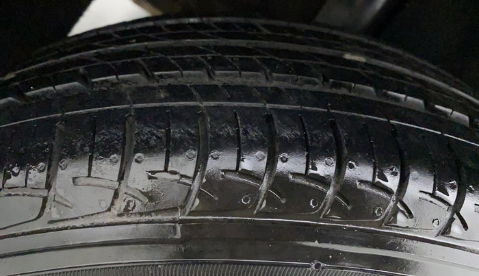 2018 Maruti Baleno DELTA PETROL 1.2, Petrol, Manual, 12,341 km, Right Rear Tyre Tread