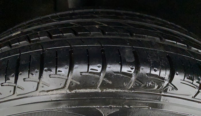 2018 Maruti Baleno DELTA PETROL 1.2, Petrol, Manual, 12,341 km, Left Front Tyre Tread