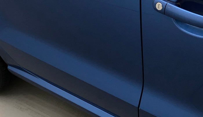 2016 Volkswagen Polo COMFORTLINE 1.2L, Petrol, Manual, 55,849 km, Right rear door - Minor scratches