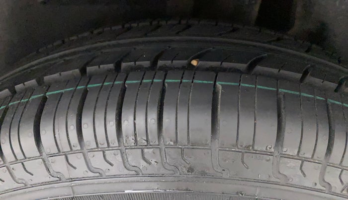 2017 Maruti Dzire VXI, Petrol, Manual, 58,442 km, Left Rear Tyre Tread