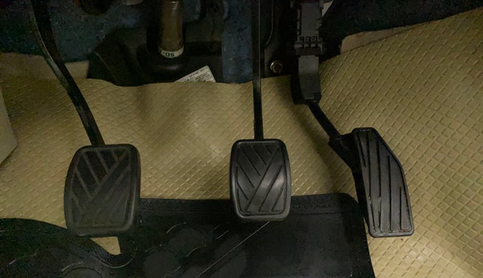 2017 Maruti Dzire VXI, Petrol, Manual, 58,442 km, Pedals