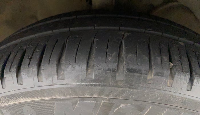 2017 Maruti Dzire VXI, Petrol, Manual, 58,442 km, Right Front Tyre Tread
