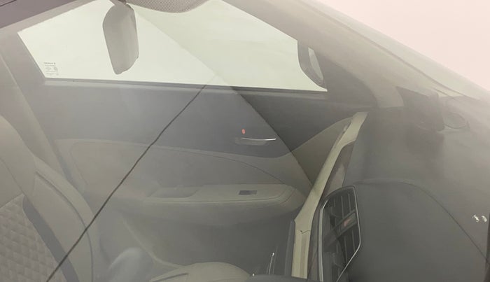 2017 Maruti Dzire VXI, Petrol, Manual, 58,442 km, Front windshield - Minor spot on windshield