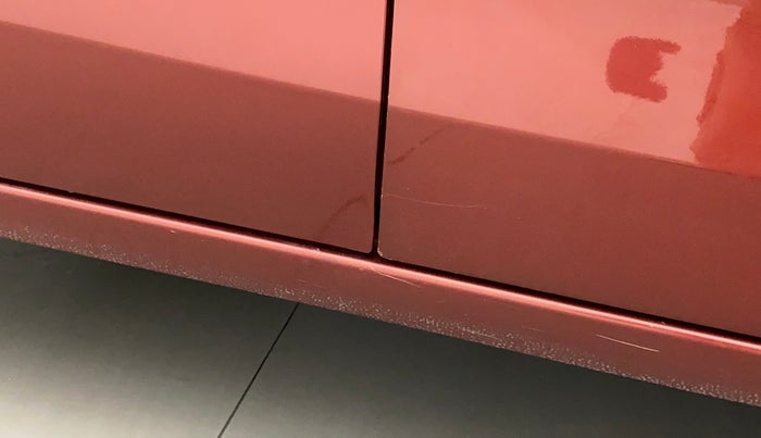 2017 Maruti Dzire VXI, Petrol, Manual, 58,442 km, Right running board - Minor scratches