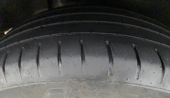 2019 Maruti Baleno ZETA CVT PETROL 1.2, Petrol, Automatic, 46,744 km, Right Rear Tyre Tread
