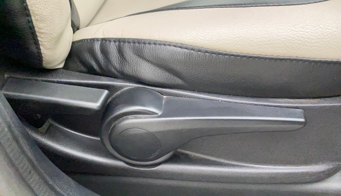 2018 Tata Tiago XZA PETROL, Petrol, Automatic, 22,679 km, Driver Side Adjustment Panel