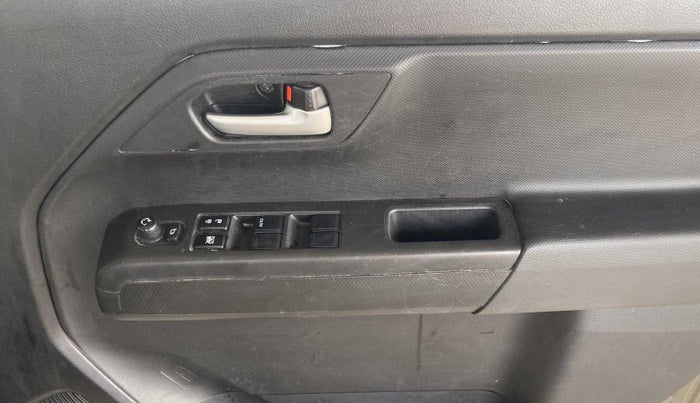 2020 Maruti New Wagon-R ZXI 1.2 AMT, Petrol, Automatic, 54,768 km, Driver Side Door Panels Control