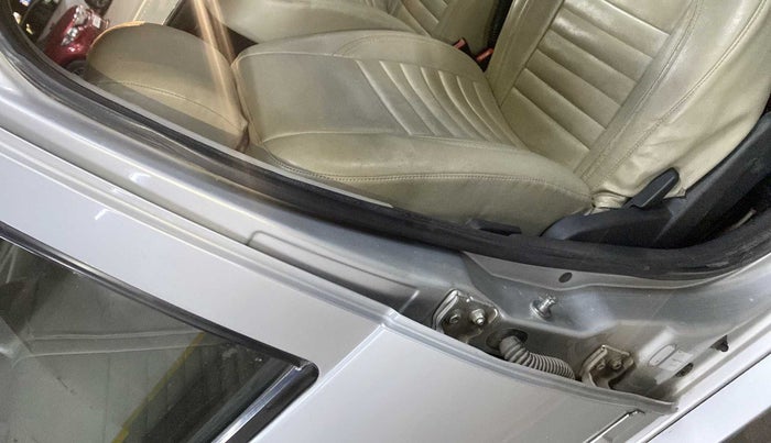 2012 Renault Duster 110 PS RXZ DIESEL, Diesel, Manual, 83,804 km, Right B pillar - Paint is slightly faded