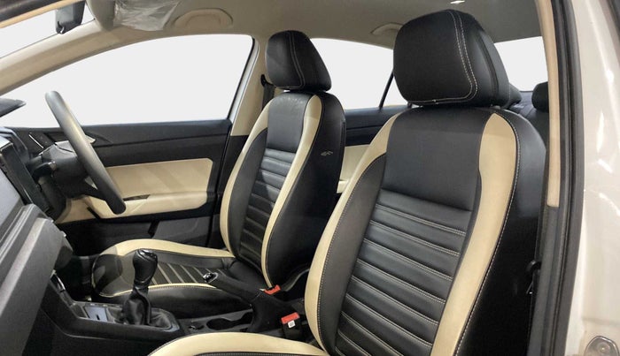 2022 Volkswagen VIRTUS COMFORTLINE TSI 1.0 MT, Petrol, Manual, 8,244 km, Right Side Front Door Cabin