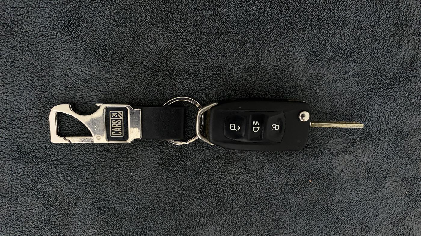 2019 Tata NEXON XM PETROL, Petrol, Manual, 37,294 km, Key Close Up