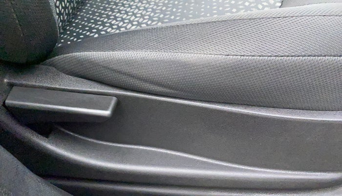 2019 Tata NEXON XM PETROL, Petrol, Manual, 37,294 km, Driver Side Adjustment Panel