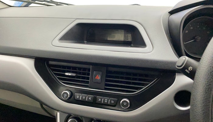 2019 Tata NEXON XM PETROL, Petrol, Manual, 37,294 km, AC Unit - Front vent has minor damage