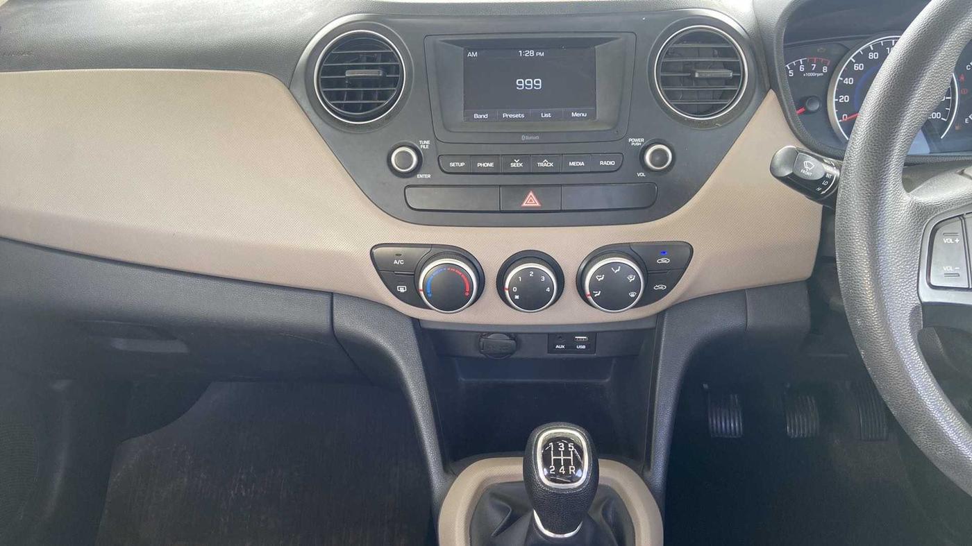 2017 Hyundai Grand i10 SPORTZ 1.2 KAPPA VTVT, Petrol, Manual, 43,457 km, Air Conditioner