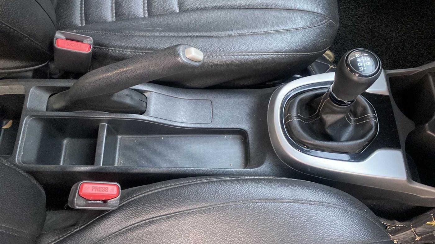 2020 Honda WR-V 1.5L I-DTEC SV MT, CNG, Manual, 48,300 km, Gear Lever