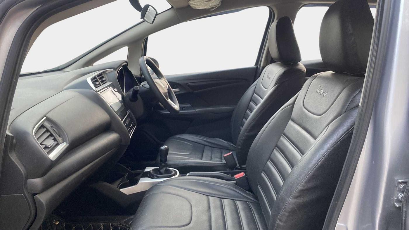 2020 Honda WR-V 1.5L I-DTEC SV MT, CNG, Manual, 48,300 km, Right Side Front Door Cabin