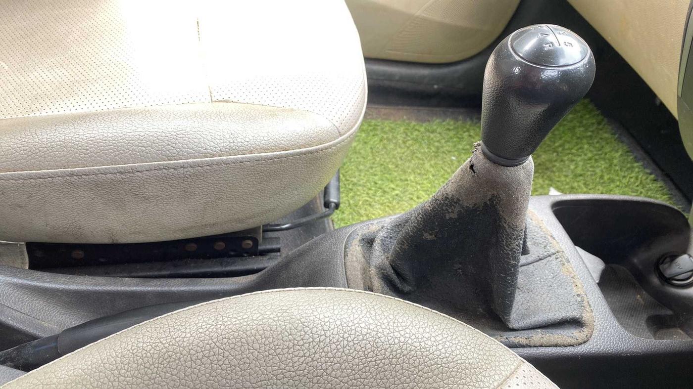 2017 Hyundai Eon ERA +, Petrol, Manual, 80,138 km, Gear Lever