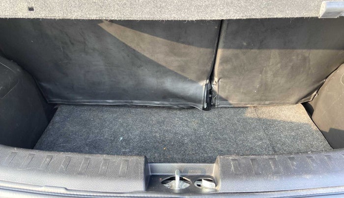 2017 Maruti Swift VDI (O), Diesel, Manual, 64,597 km, Boot Inside