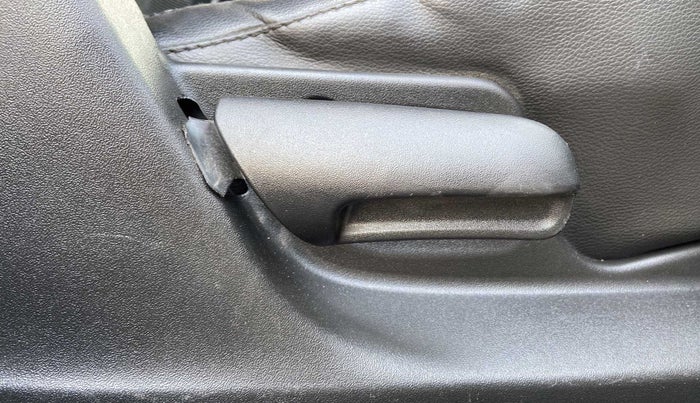 2017 Maruti Swift VDI (O), Diesel, Manual, 64,597 km, Driver Side Adjustment Panel