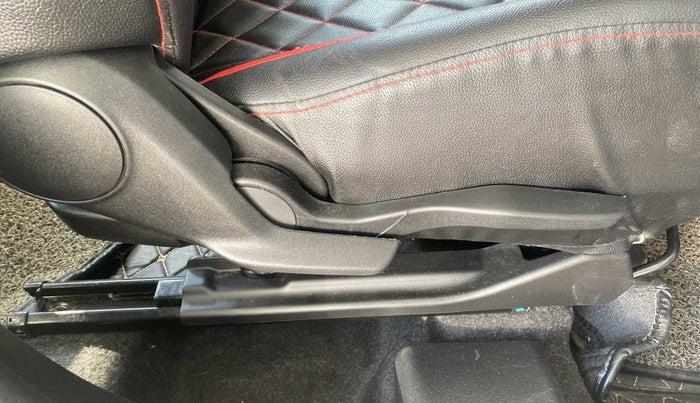 2021 Maruti Swift VXI, Petrol, Manual, 5,546 km, Driver Side Adjustment Panel