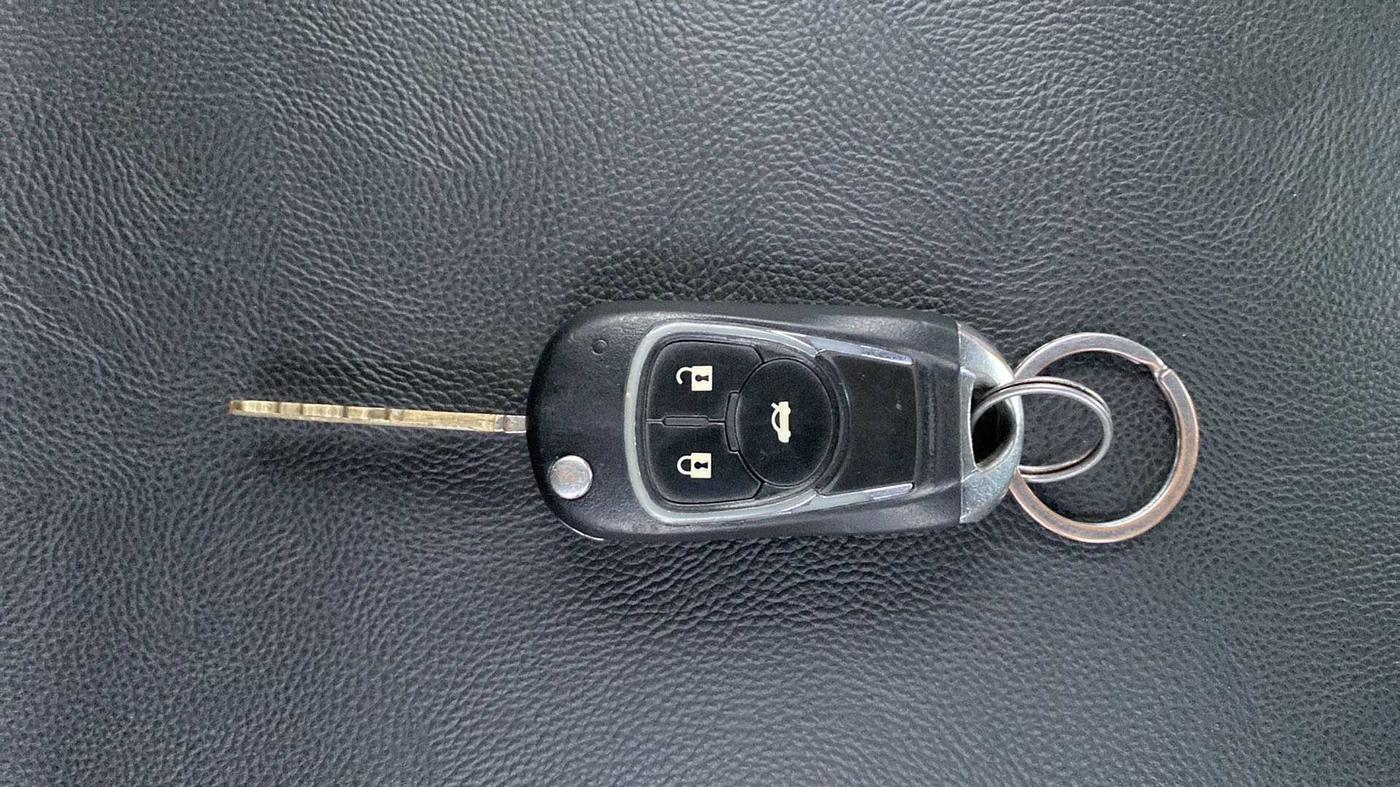 2014 Maruti Ritz ZXI, Petrol, Manual, 83,556 km, Key Close Up