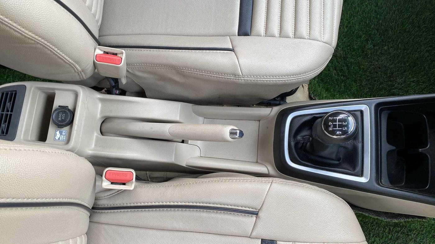 2020 Maruti Dzire VXI, Petrol, Manual, 17,797 km, Gear Lever