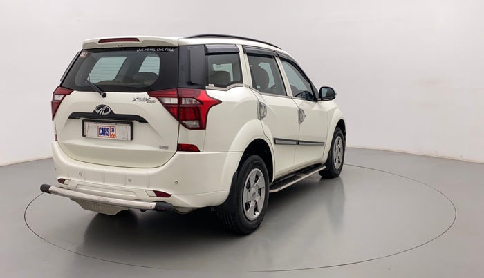 2019 Mahindra XUV500 W5, Diesel, Manual, 30,127 km, Right Back Diagonal