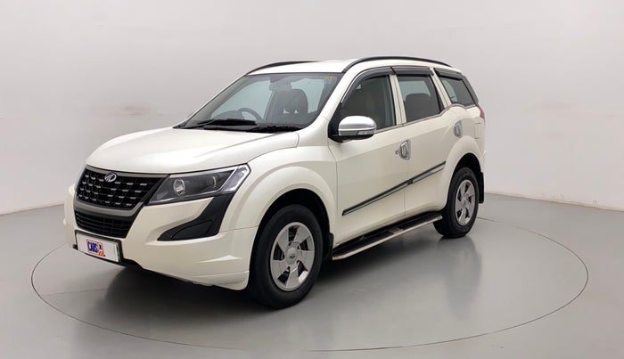 2019 Mahindra XUV500 W5, Diesel, Manual, 30,127 km, Left Front Diagonal