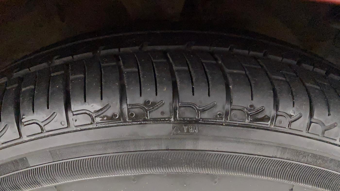 2012 Hyundai i10 MAGNA 1.2, Petrol, Manual, 93,728 km, Right Front Tyre Tread