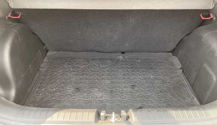 2022 Hyundai VENUE S(O) 1.2, Petrol, Manual, 2,858 km, Boot Inside