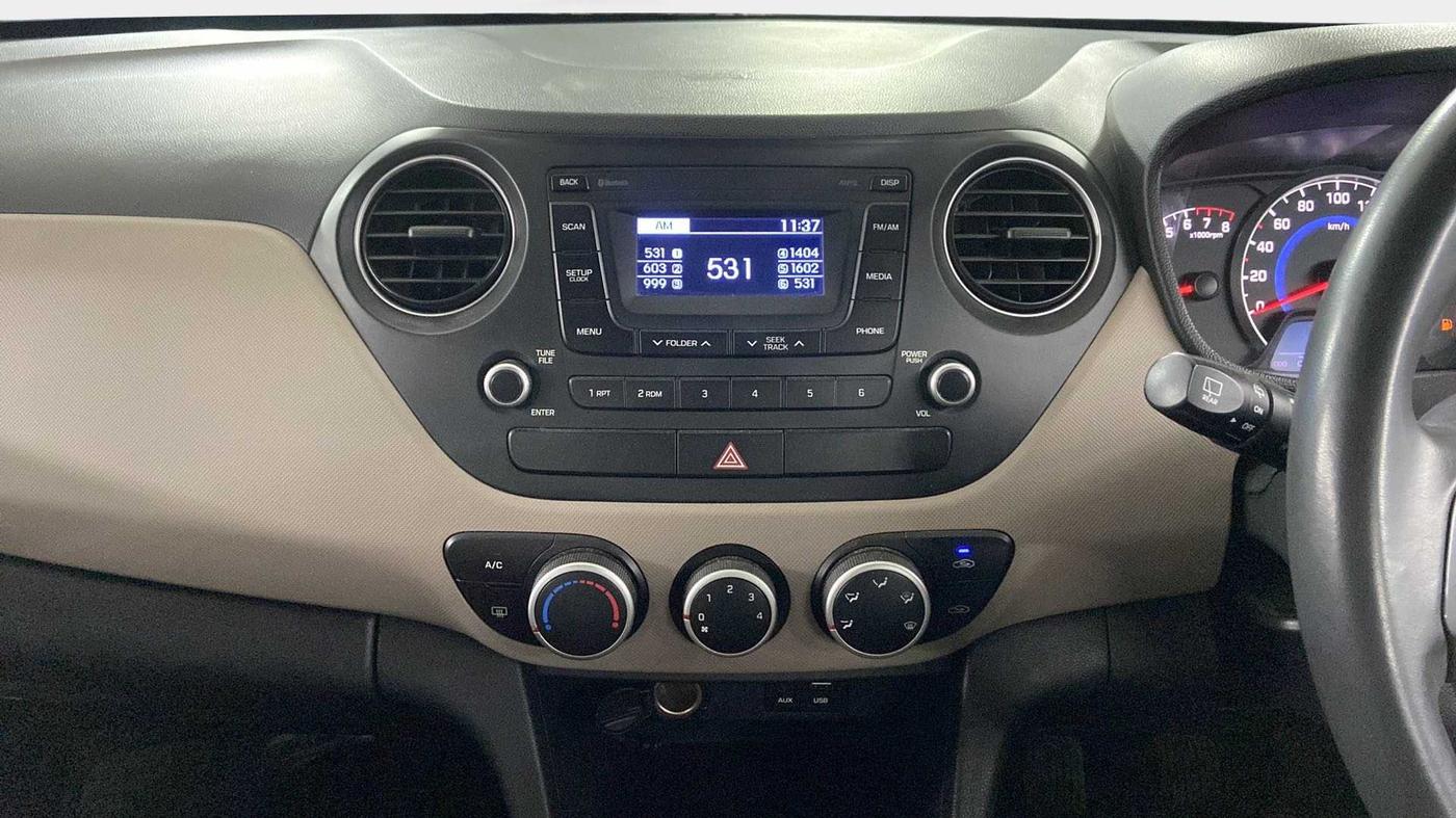 2016 Hyundai Grand i10 ASTA (O) 1.2 KAPPA VTVT, Petrol, Manual, 25,686 km, Air Conditioner