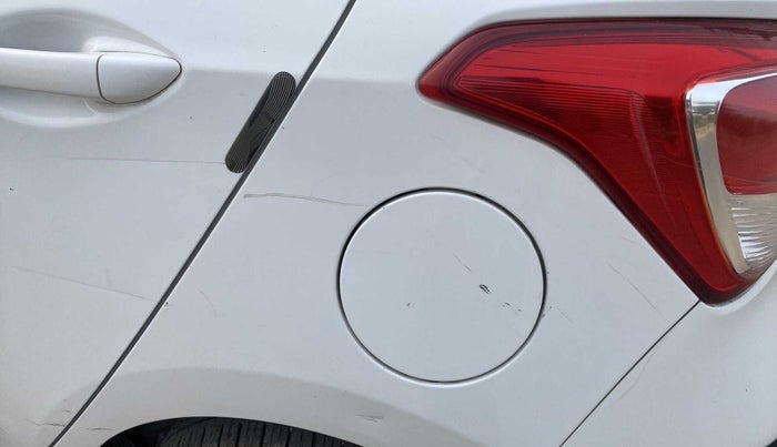 2018 Hyundai Grand i10 SPORTZ 1.2 KAPPA VTVT, Petrol, Manual, 31,428 km, Left quarter panel - Minor scratches