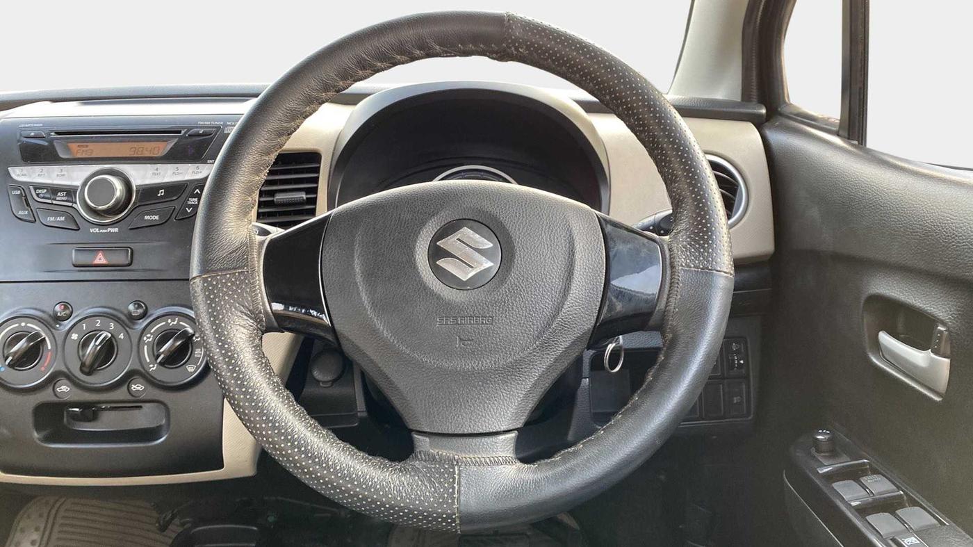 2018 Maruti Wagon R 1.0 VXI + (O) AMT, Petrol, Automatic, 36,211 km, Steering Wheel Close Up