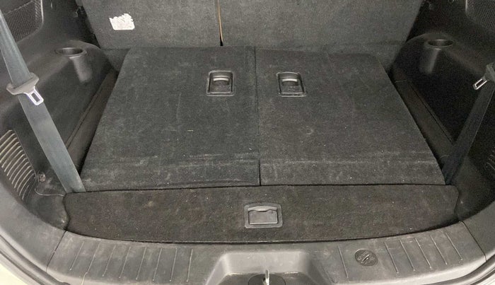2021 Mahindra XUV500 W11 AT, Diesel, Automatic, 65,107 km, Boot Inside