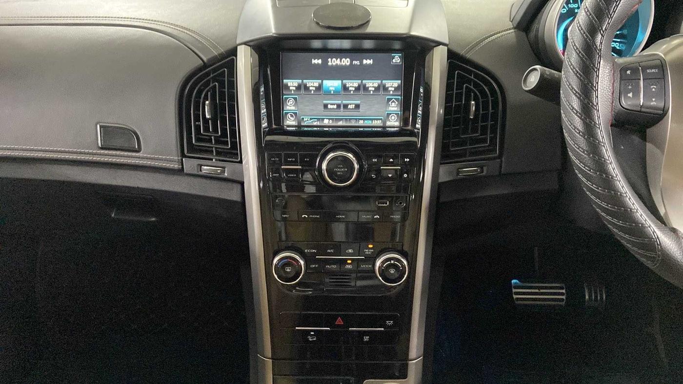 2021 Mahindra XUV500 W11 AT, Diesel, Automatic, 65,107 km, Air Conditioner