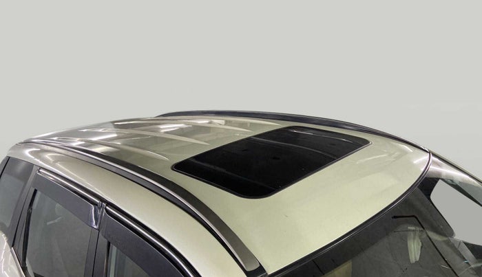 2021 Mahindra XUV500 W11 AT, Diesel, Automatic, 65,107 km, Roof