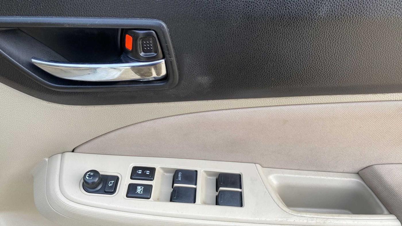 2022 Maruti Dzire VXI AMT, Petrol, Automatic, 19,626 km, Driver Side Door Panels Control
