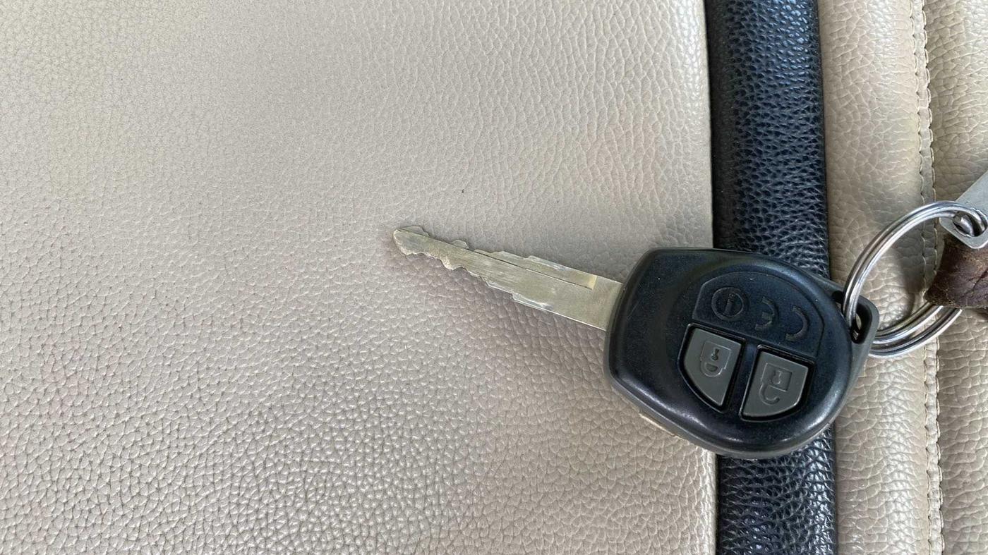 2022 Maruti Dzire VXI AMT, Petrol, Automatic, 19,626 km, Key Close Up