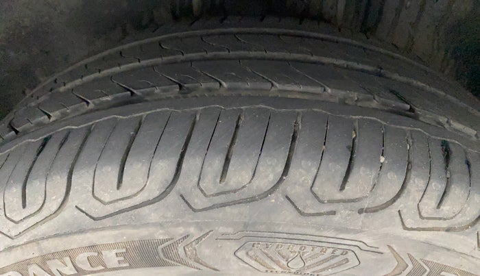 2016 Volkswagen Polo HIGHLINE1.2L, Petrol, Manual, 71,808 km, Left Rear Tyre Tread