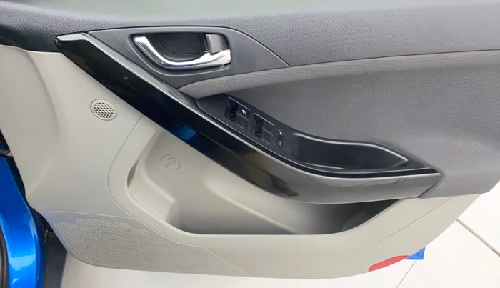 2019 Tata NEXON XZ PETROL, Petrol, Manual, 34,319 km, Driver Side Door Panels Control
