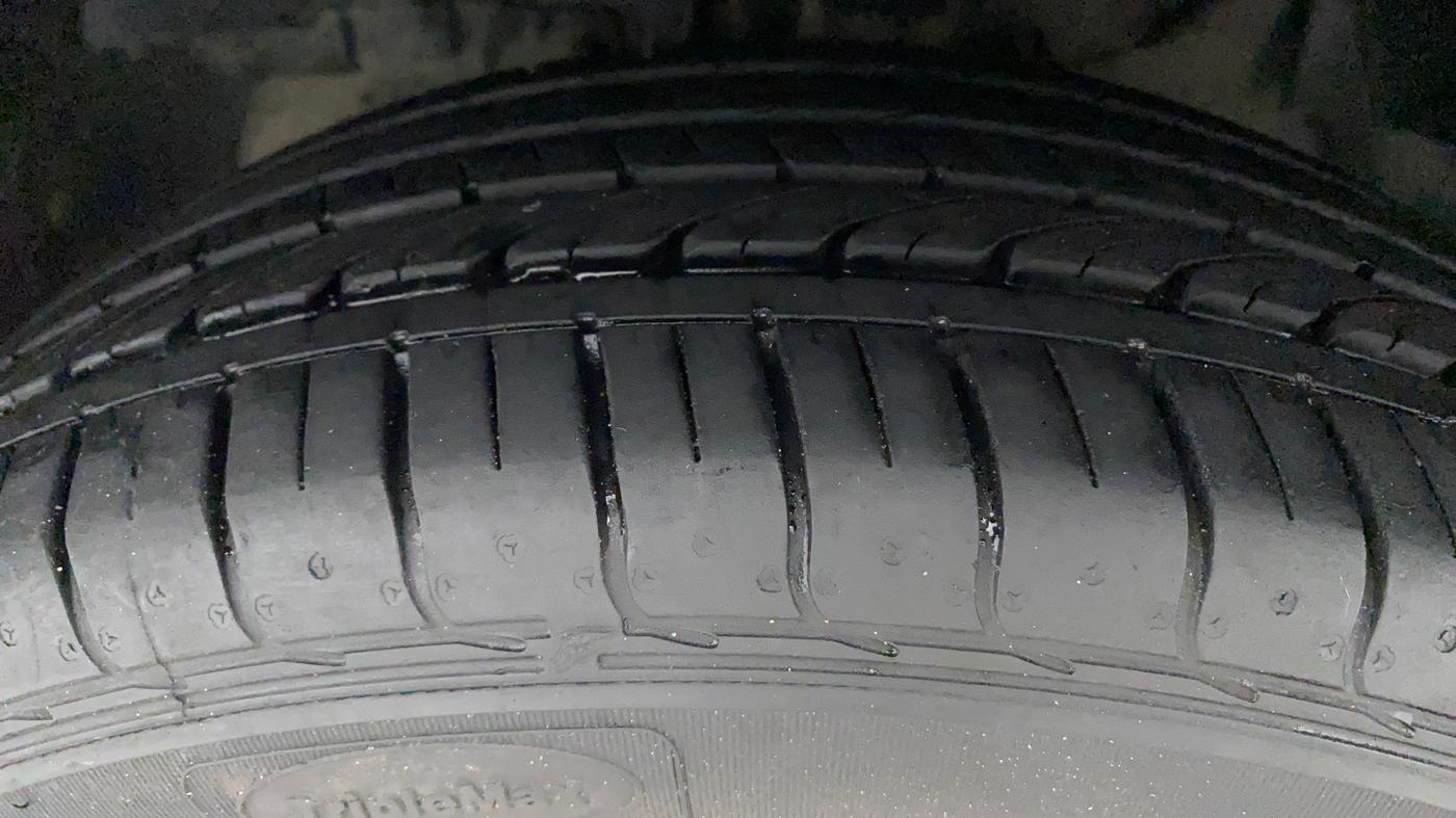 2019 Tata NEXON XZ PETROL, Petrol, Manual, 34,319 km, Left Front Tyre Tread