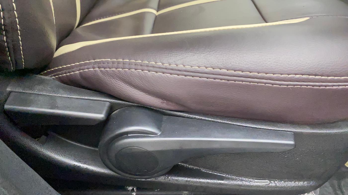 2019 Tata NEXON XZ PETROL, Petrol, Manual, 34,319 km, Driver Side Adjustment Panel