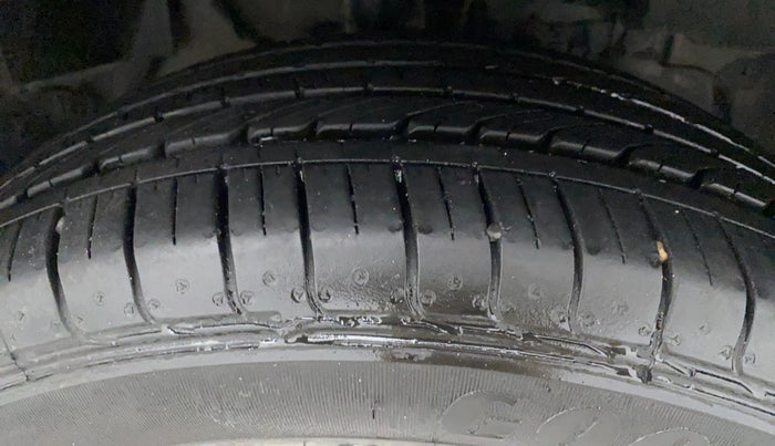 2019 Tata NEXON XZ PETROL, Petrol, Manual, 34,319 km, Right Front Tyre Tread