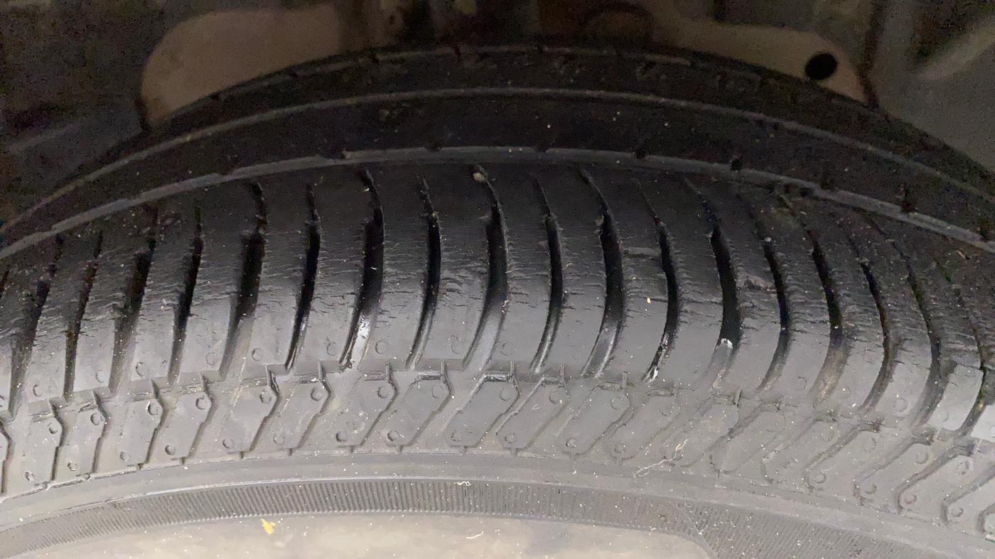 2017 Ford Ecosport TITANIUM 1.5L PETROL, Petrol, Manual, 43,299 km, Right Front Tyre Tread