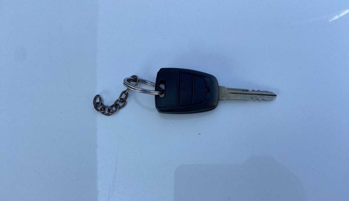 2019 Hyundai Xcent S 1.2, Petrol, Manual, 38,049 km, Key Close Up