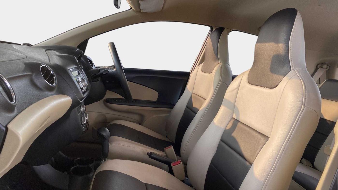 2014 Honda Brio VX AT, Petrol, Automatic, 41,220 km, Right Side Front Door Cabin