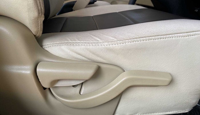 2014 Honda Brio VX AT, Petrol, Automatic, 41,220 km, Driver Side Adjustment Panel